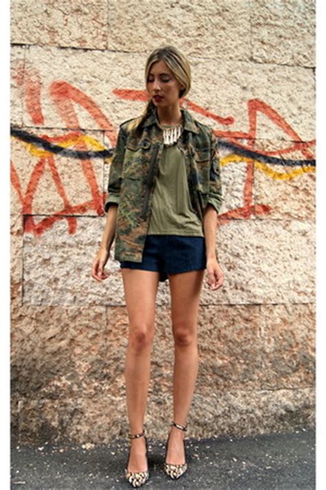 Army Green T-Shirt - How to Wear and Where to Buy | Chictopia