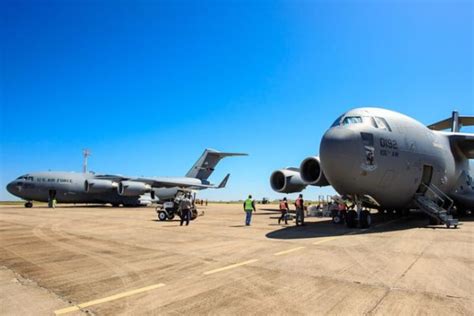 Dos EUA aviões imensos desembarcam em Bonito para treinamento