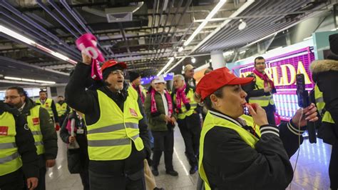 Streik An Flugh Fen Hunderte Fl Ge Wegen Ver Di Streiks Gestrichen