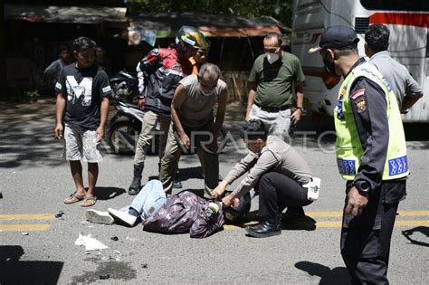 Pemudik Bersepeda Motor Mengalami Kecelakaan Di Alas Roban Antara Foto