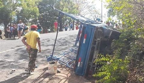 14 lesionados tras vuelco de camión en Chinandega