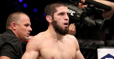 Islam Makhachev Renonce Au Combat Contre Charles Oliviera Et D Voile Le