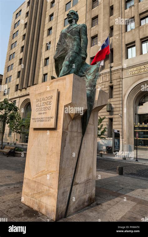 Monument to Salvador Allende, Santiago, Chile Stock Photo - Alamy