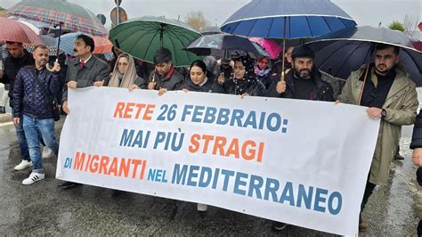 Naufragio A Cutro Un Anno Dopo I Familiari Delle Vittime In Corteo