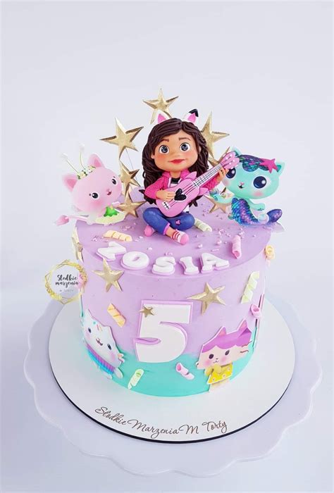 Abby hatcher cake topper – Artofit