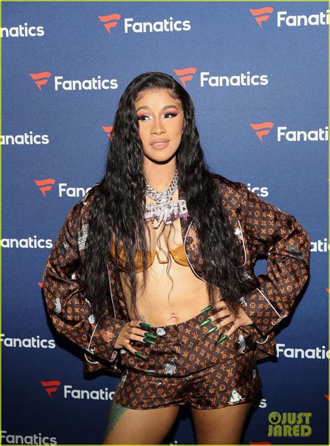 Photo Cardi B Shows Off Her Abs At Fanatics Party 01 Photo 4222126