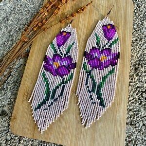 Boucles Doreilles En Fleurs De Crocus Violets Boucles Doreilles