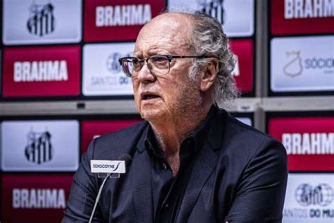 Paulo Roberto Falcão deixa o cargo de coordenador esportivo do Santos