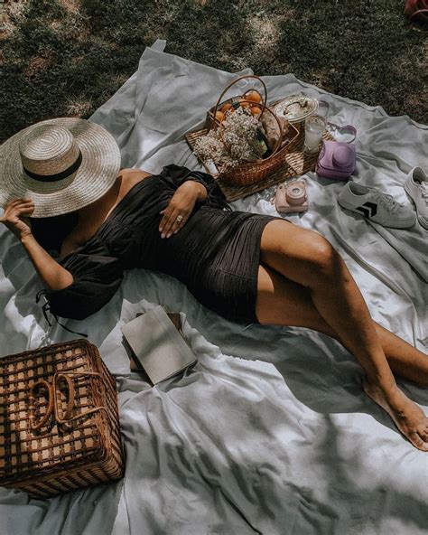 Picnic Inspo Photography Inspo For Instagram Creavtivephotoshoot Editorialfashion Edito