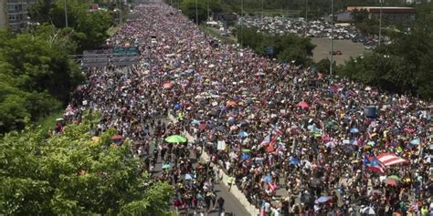 Hunderttausende Demonstrieren In Puerto Rico Gegen Gouverneur Rossello