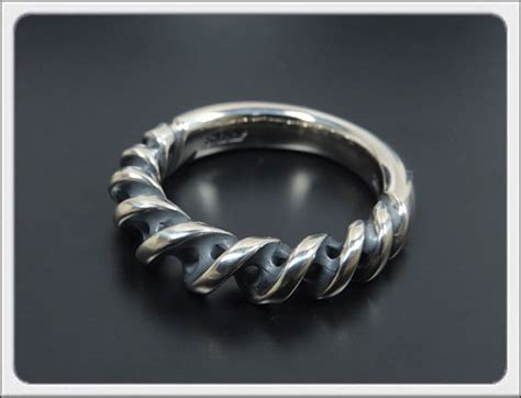 Shin S Sculpture Dna Ring Silver