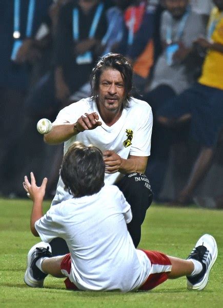 Shah Rukh Khan AbRam Sweat It Out At Eden Gardens With KKR