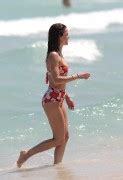 Keri Russell Wearing A Bikini At A Beach In Miami Phun