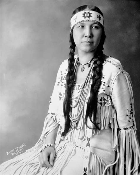 B2vuligiqaai0ue 767×960 With Images Native American Women