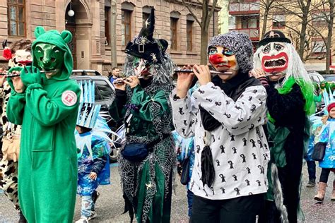 Zahlreiche Fasnachtsumz Ge Vor Den Fasnachtsferien F R Kinder In