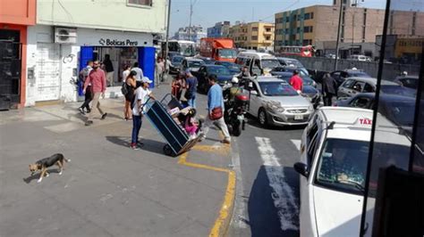 Cercado De Lima Colectivos Generan Congesti N Vehicular Al Subir