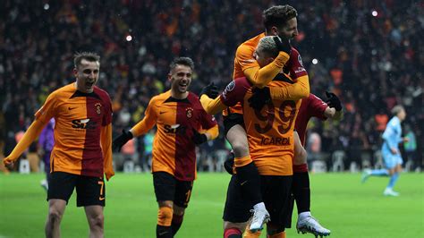 Lider Galatasaray Son Ampiyon Trabzonspor U Eli Bo G Nderdi