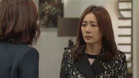 HOT 마마 회 내가 불쌍해 송윤아 집 앞 기자들에게 버럭 예민 YouTube