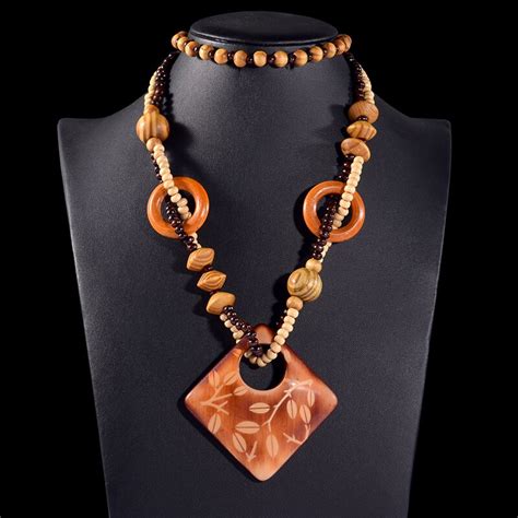 Collier Africain En Bois Femme La Destin E De Njaka Bijoux Femme