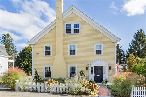 Five Cute Yellow Houses In The Suburbs To See This Weekend