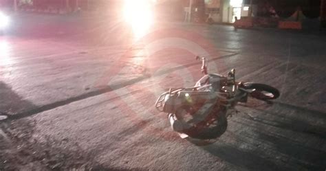 Motociclista Grave Tras Chocar Contra Camioneta En La Avenida