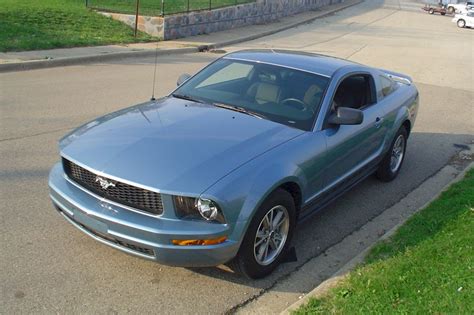 Windveil Blue 2005 Ford Mustang Coupe Photo Detail