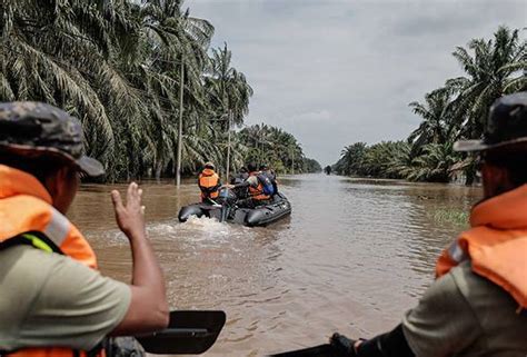 Banjir Batu Pahat Masih Terjejas Teruk 27 774 Mangsa Di PPS Astro Awani