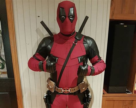 Deadpool Costume / Cosplay Suit replica :made From Custom Dyed 4 Way ...