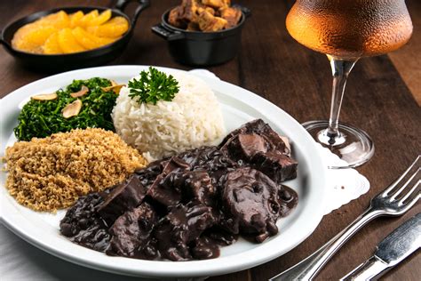 Receita a feijoada do Batista clássica e bem temperada Feijoada