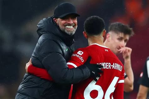 J Rgen Klopp Refuses Trent Alexander Arnold Debate As Man Utd Legend