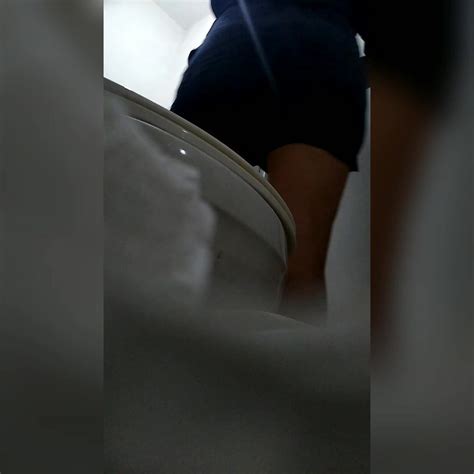 Spy Girl With Nice Ass Peeing ThisVid