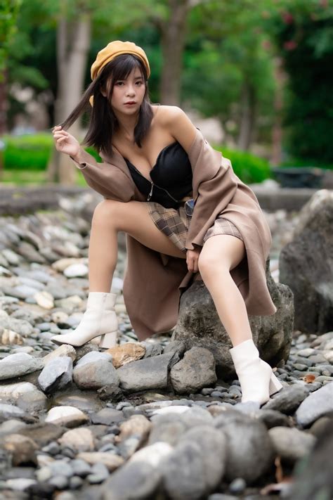 Asian Stones Sitting Legs Beret Bokeh HD Phone Wallpaper Rare