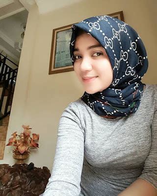 Tertancap Di Lubang Memek Karyawati Cerita Sex Dewasa Hot