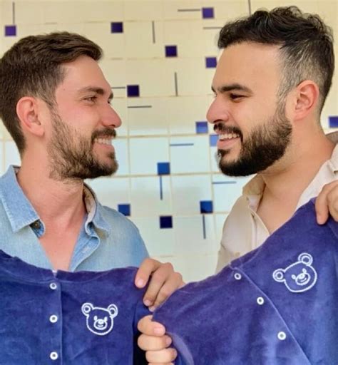 Casal Gay Ter G Meos Vulo De Irm E Barriga Solid Ria De Prima Reportermt Mato Grosso