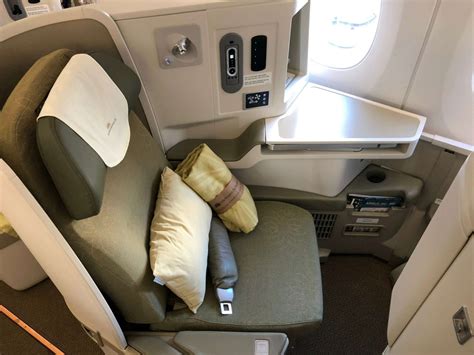 Review Vietnam Airlines A350 Business Class Upon Boarding