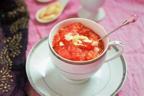 Gajar ka Halwa with Khoya recipe, How to make Carrot Halwa (Video)