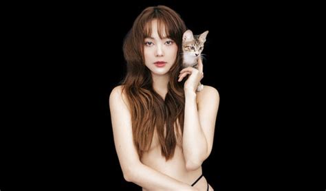 Minh Hằng tung bộ ảnh bán nude táo bạo nhân dịp bước sang tuổi 33