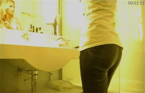 Luxury Naked Girl Posing On Cam Amateur Homemade Webcam Page