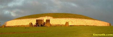 Newgrange - Winter Solstice sunrise - December 2002