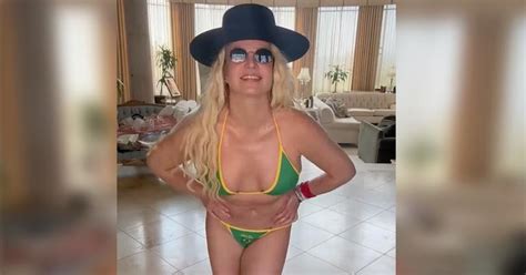 Britney Spears Risks Instagram Ban By Posing Totally Naked Again