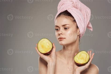 Bonito Mujer Desnudo Espalda Spa Tratos Fruta Mango Recortado Ver