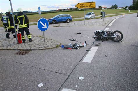 Unterneukirchen Motorradfahrer Bei Unfall Auf Der B Verletzt