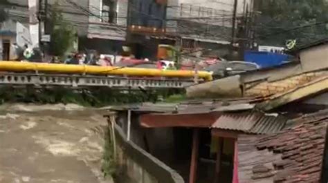 Hujan Deras Akibatkan Banjir Di Kota Bogor Satu Rumah Hanyut