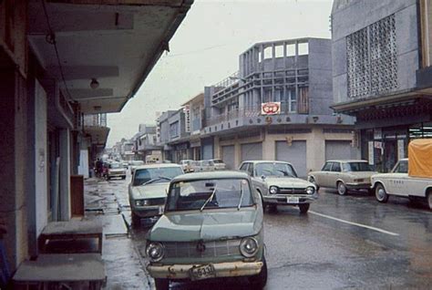 Fascinating Photos Capture Street Scenes Of Okinawa In The Early