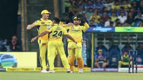 Mi Vs Csk अपने घर में औंधे मुंह गिरी मुंबई काम कर गया Dhoni का मास्टर