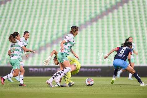 Karol Contreras Lourdes De León Z629449 Santos vs Chivas femenil