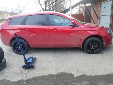 Красное на черном — Lada Vesta SW, 1,6 л, 2020 года | шины | DRIVE2