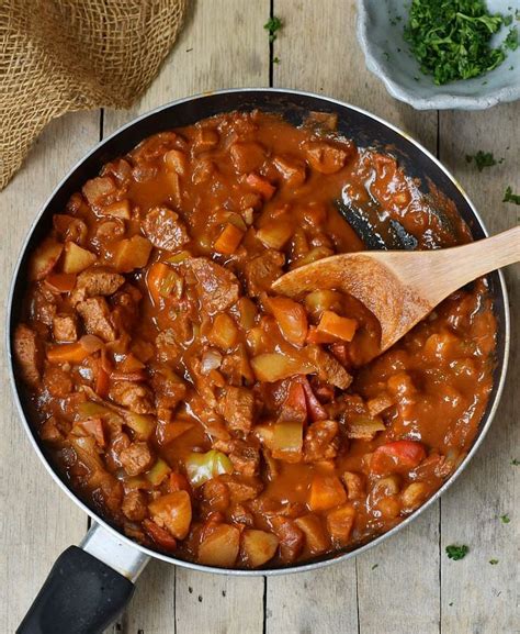 This Vegan Hungarian Goulash Guly S Is Flavorful Comforting Hearty