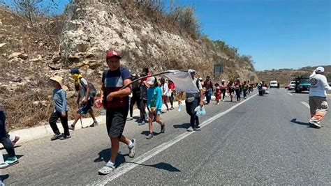 Caravana De Migrantes Sale De Albergue En Berriozabal Chiapas Grupo