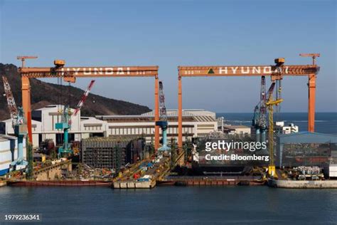 59 Hd Hyundai Heavy Industries Stock Photos High Res Pictures And